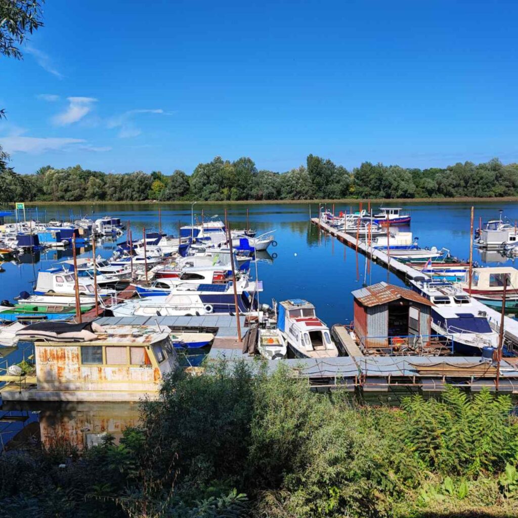 Marina na otvorenom u Višnjičkoj 115D